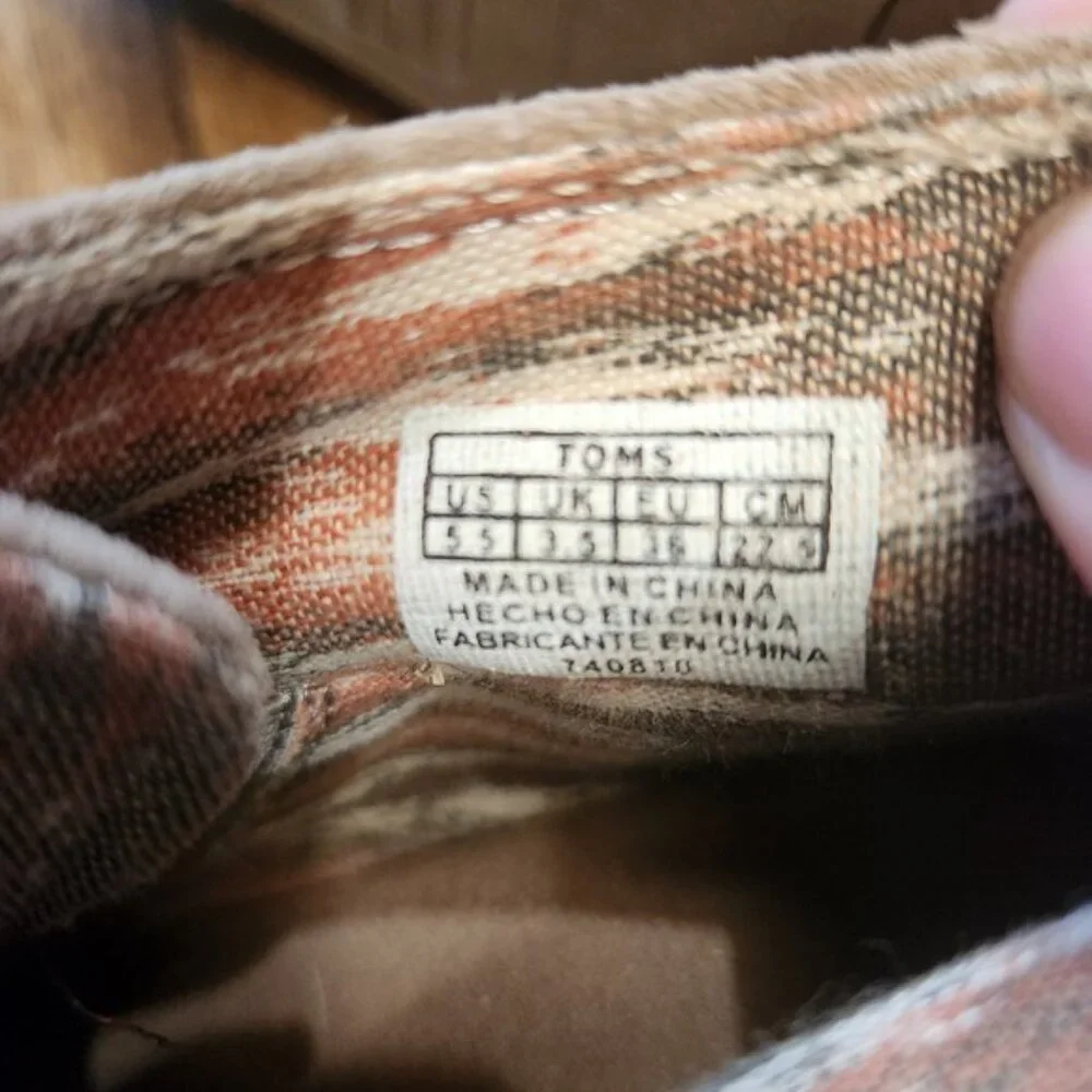 TOMS Suede Wedge Ankle Boots Taupe Lace Up Hidden Wedge‎ Casual Women's Size 5.5